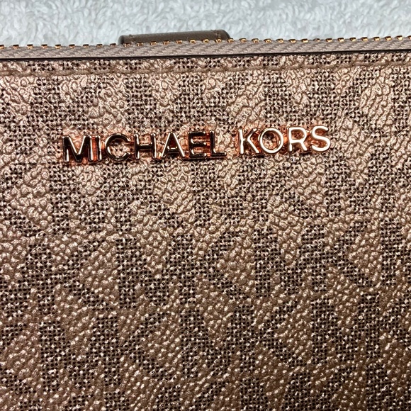 Michael Kors Jet Set Travel Large Double Zip Wristlet - Picture 15 of 16